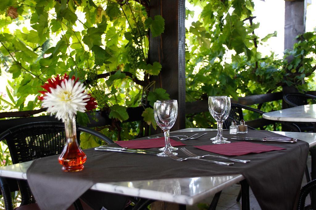 Logis Des Cretes De Pignols Hotel Moissac Bagian luar foto