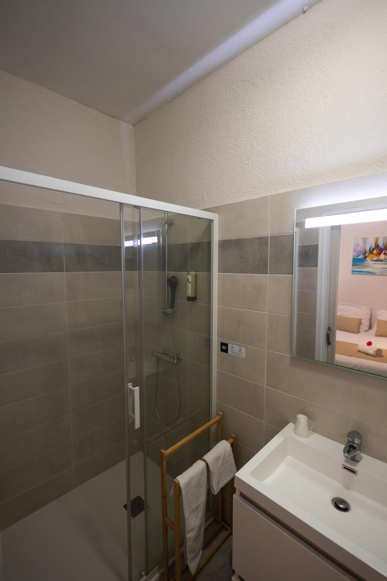 Logis Des Cretes De Pignols Hotel Moissac Bagian luar foto