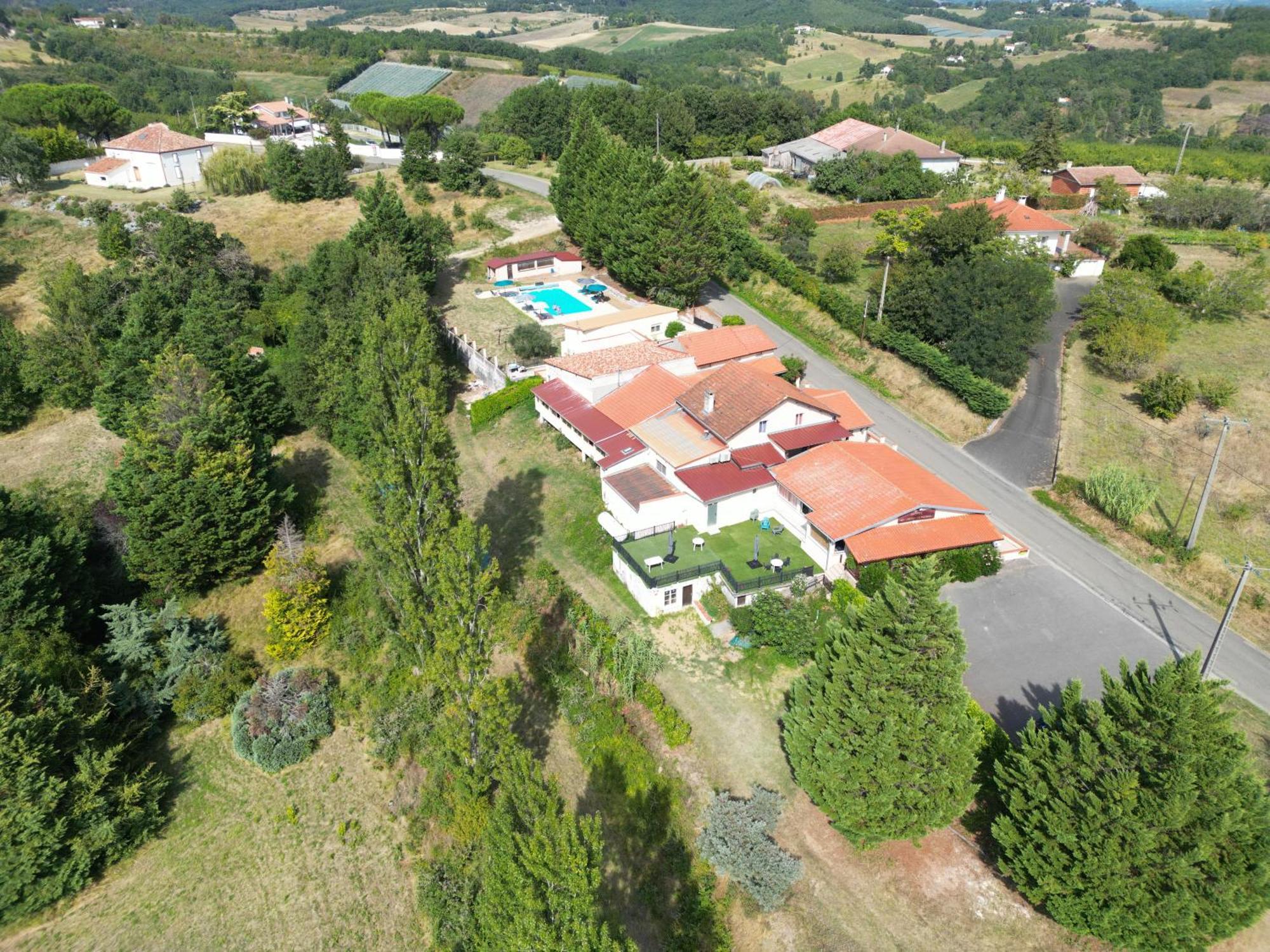Logis Des Cretes De Pignols Hotel Moissac Bagian luar foto