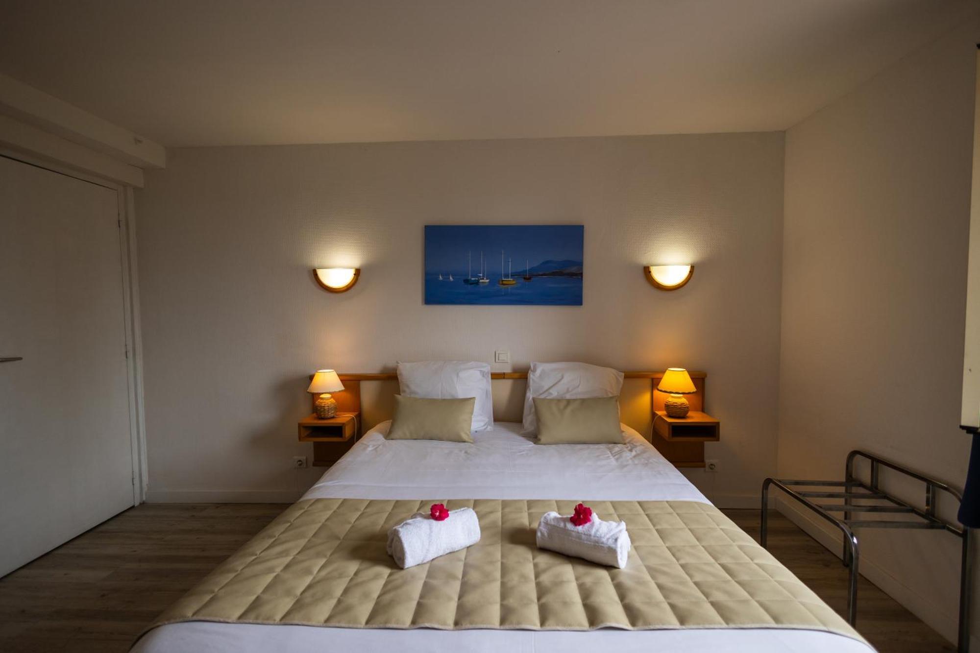 Logis Des Cretes De Pignols Hotel Moissac Bagian luar foto