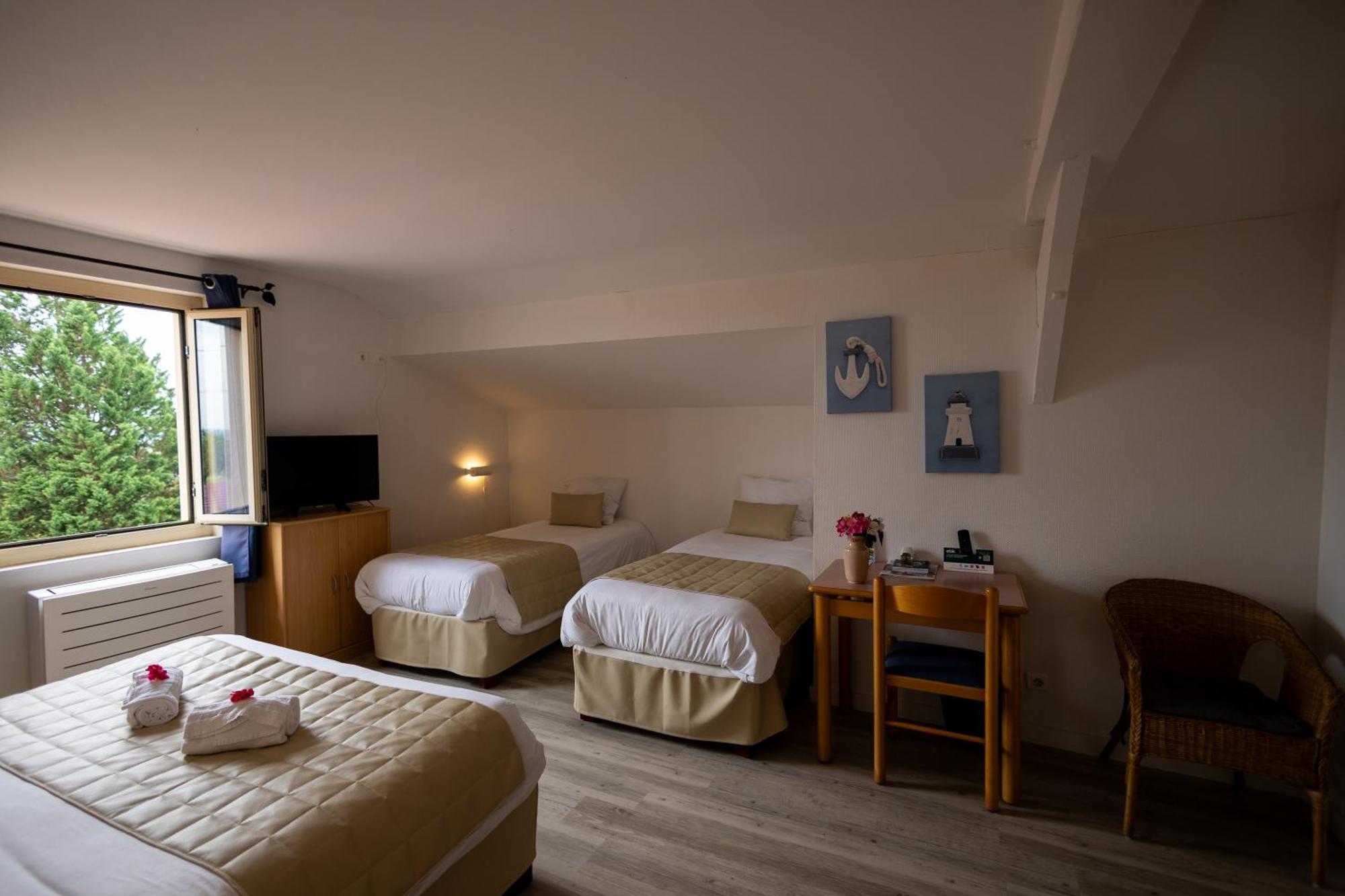 Logis Des Cretes De Pignols Hotel Moissac Bagian luar foto