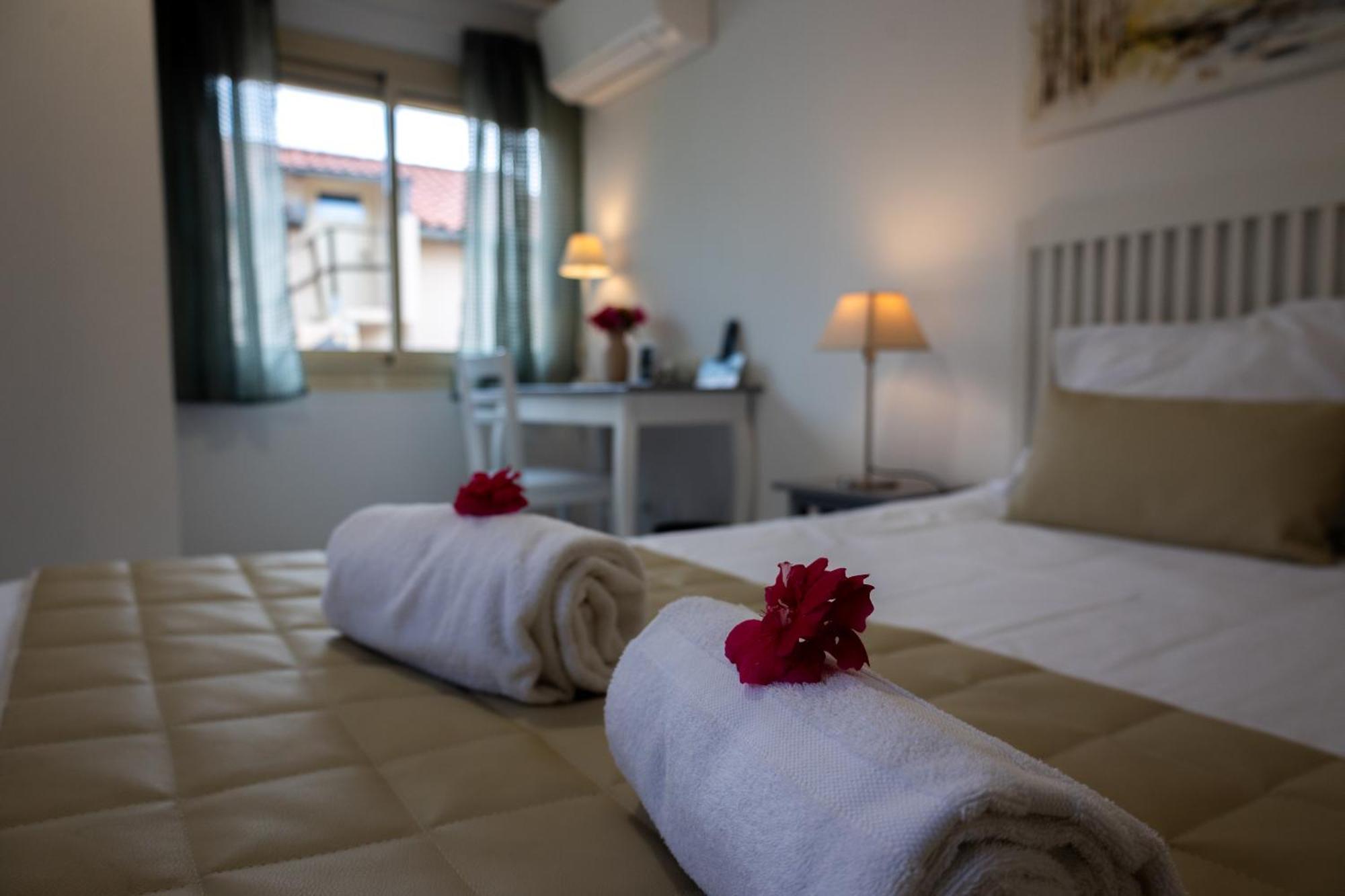 Logis Des Cretes De Pignols Hotel Moissac Bagian luar foto
