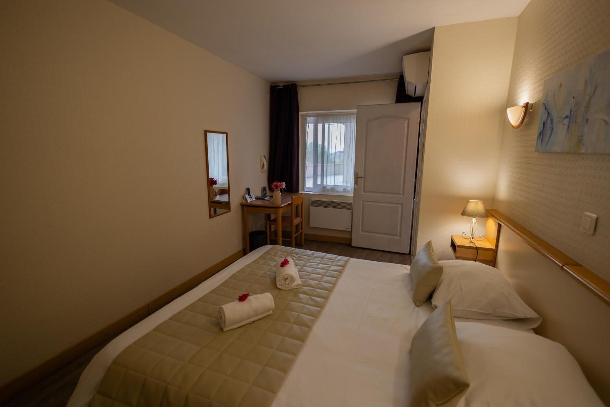 Logis Des Cretes De Pignols Hotel Moissac Bagian luar foto
