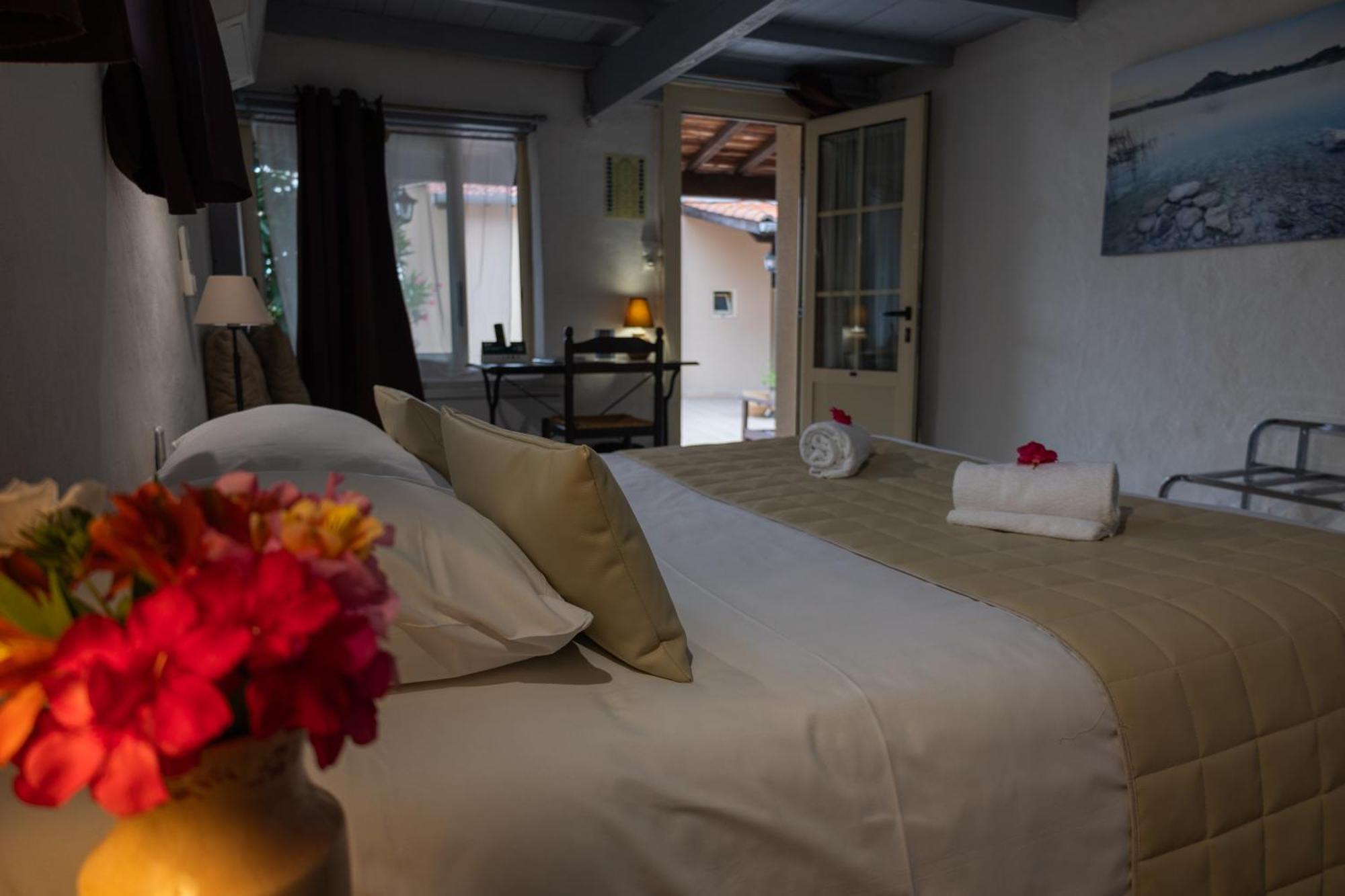 Logis Des Cretes De Pignols Hotel Moissac Bagian luar foto