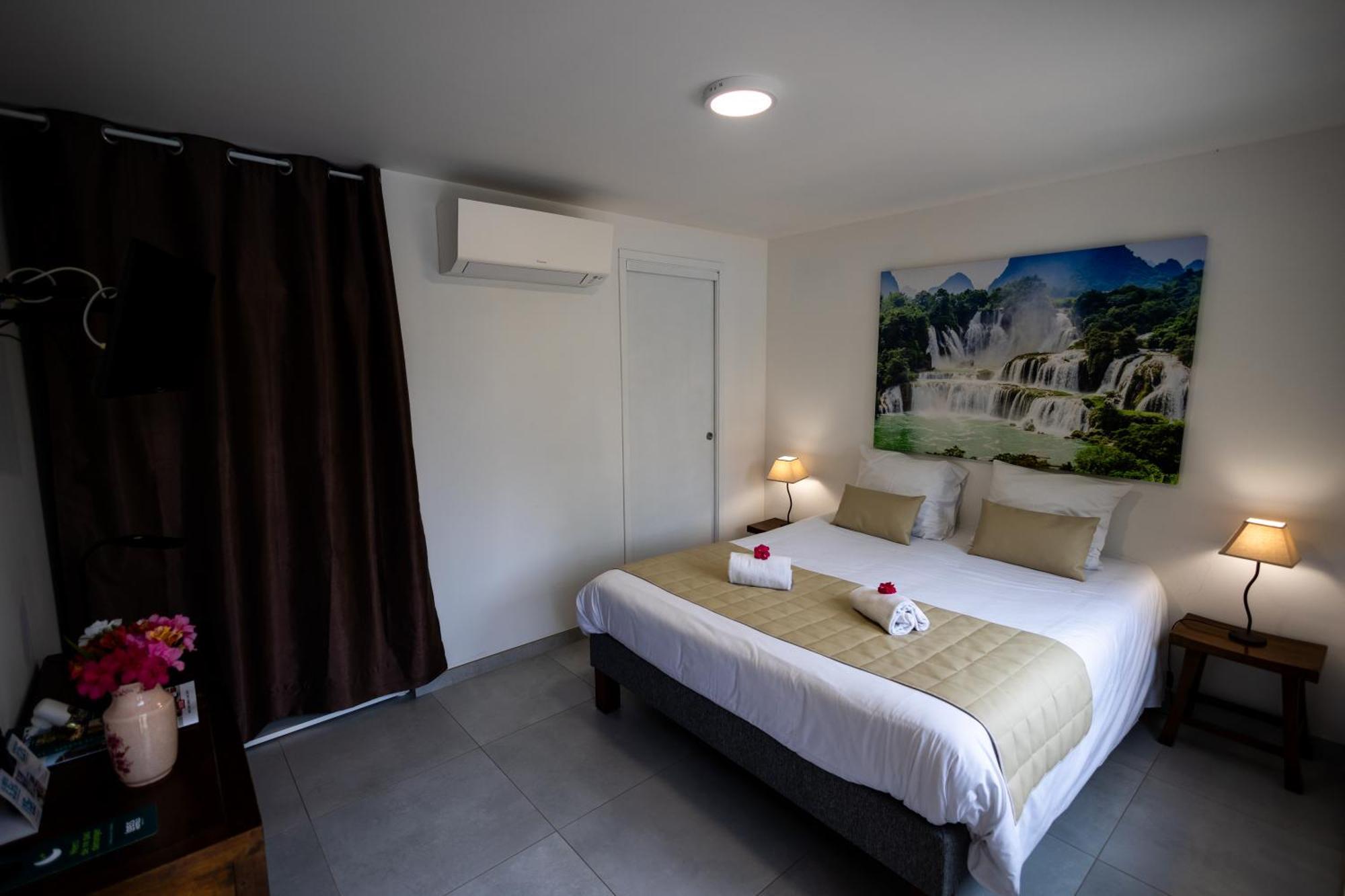 Logis Des Cretes De Pignols Hotel Moissac Bagian luar foto