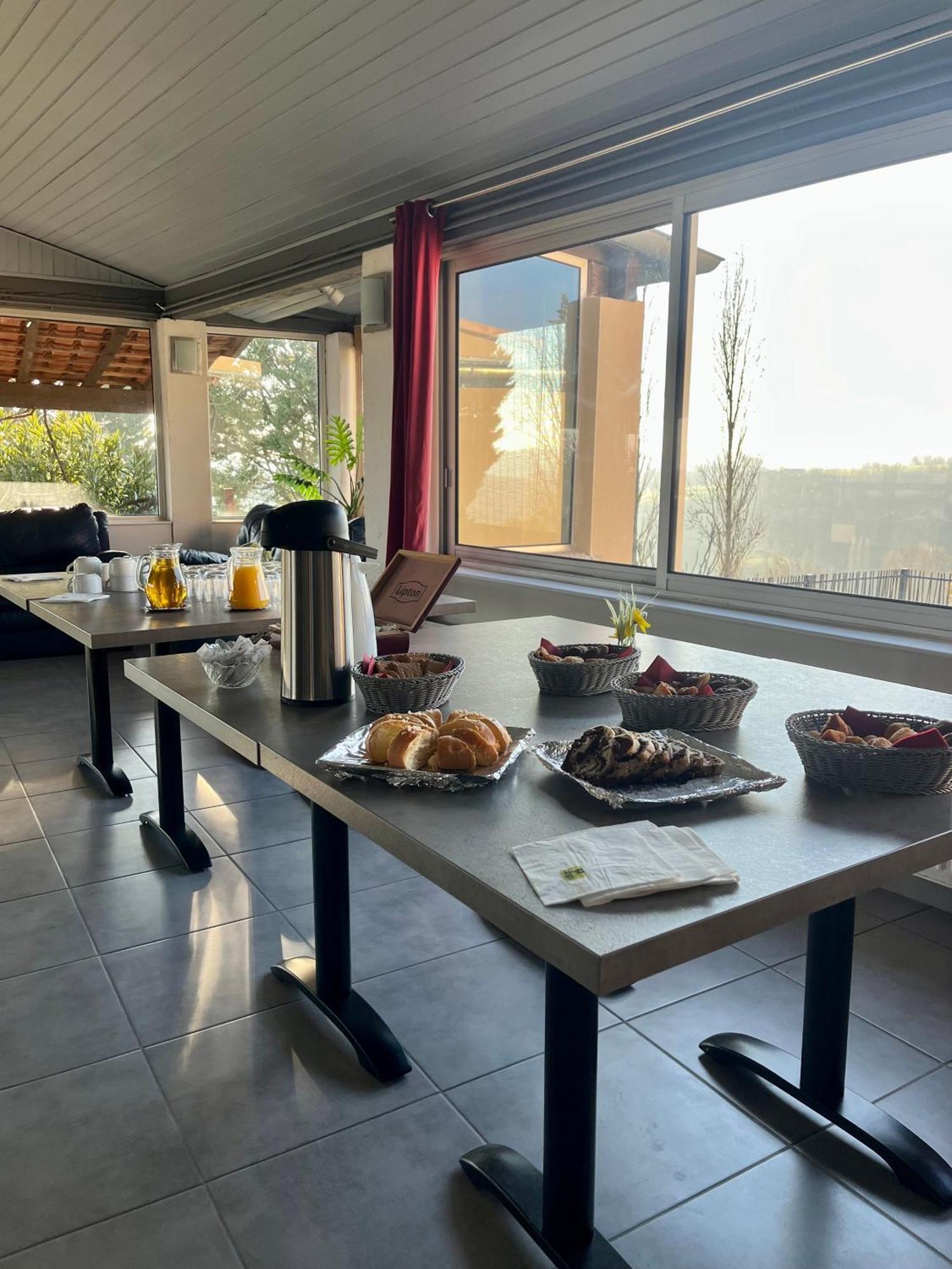 Logis Des Cretes De Pignols Hotel Moissac Bagian luar foto